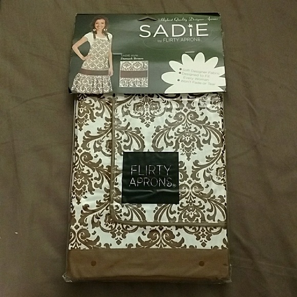 NWT! Matching Mother-Daughter (2-6 yrs) Apron Set - Picture 4 of 6